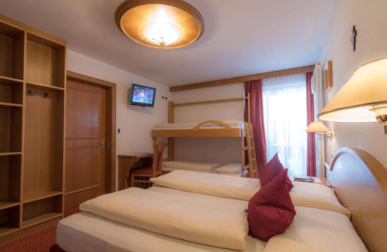 Garni La Vara Corvara In Badia Ngoại thất bức ảnh